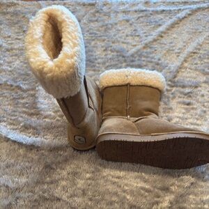 BearPaw Tan Shearling Winter Boots